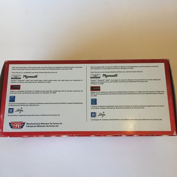 Motor Max 1:24 1979 Chrysler LeBaron Town & Country Wagon Die-Cast Replica Car - Picture 5 of 5